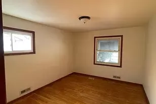 4133 Eastwood Ln, Warrensville Heights, OH 44122 - Photo 9