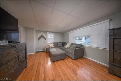 270 E Cassell Avenue, Barberton, OH 44203 - Photo 9