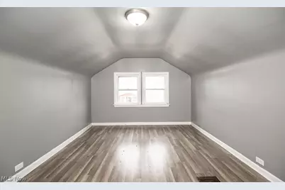 7915 Vineyard Avenue, Loveland, OH 44105 - Photo 19