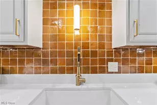 11 Meadowlawn Dr, Mentor, OH 44060 - Photo 7