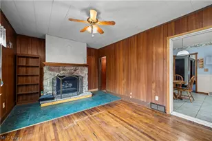 255 E 42nd St, Lorain, OH 44052 - Photo 5