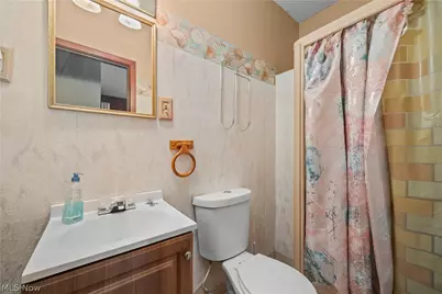 255 E 42nd Street, Lorain, OH 44052 - Photo 13