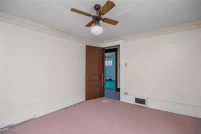 255 E 42nd Street, Lorain, OH 44052 - Photo 25