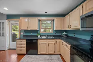 20745 Sun Meadow Trail, Strongsville, OH 44149 - Photo 9