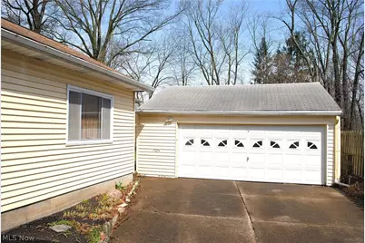 22990 Virginia Avenue, North Olmsted, OH 44070 - Photo 5