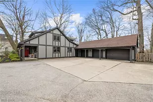 22235 Arbor Cliff Ln, Rocky River, OH 44116 - Photo 3