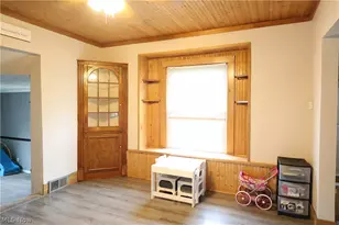 330 E Central Ave, Ravenna, OH 44266 - Photo 13