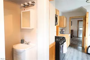 330 E Central Ave, Ravenna, OH 44266 - Photo 11