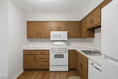 4187 Columbia Road, North Olmsted, OH 44070 - Photo 9