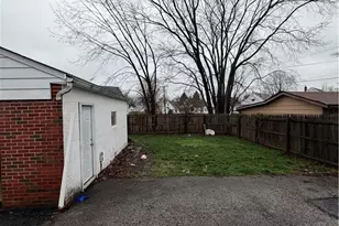 654 E 240th St, Euclid, OH 44123 - Photo 41