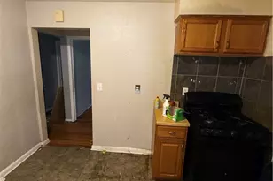 654 E 240th St, Euclid, OH 44123 - Photo 11