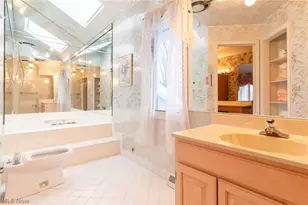 25235 Penshurst Dr, Beachwood, OH 44122 - Photo 37