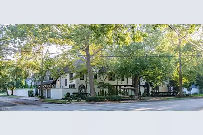 10494 Lake Shore Boulevard, Bratenahl, OH 44108 - Photo 1