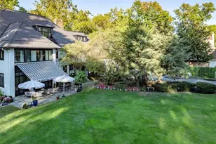 10494 Lakeshore Blvd, Bratenahl, OH 44108 - Photo 5