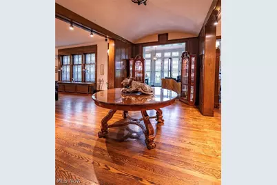 10494 Lake Shore Boulevard, Bratenahl, OH 44108 - Photo 17