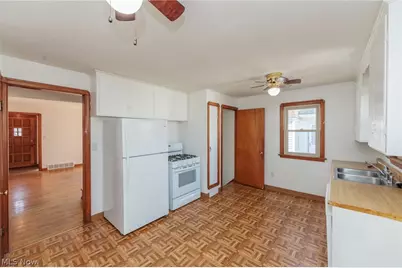 18119 Windward Road, Loveland, OH 44119 - Photo 15