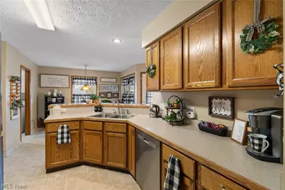 2187 Old Elm Street NE, Canton, OH 44721 - Photo 7