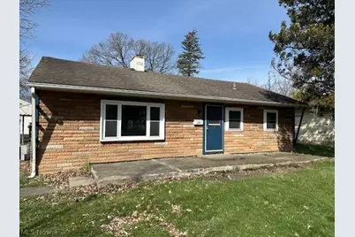 220 Carnegie Avenue, Austintown, OH 44515 - Photo 1