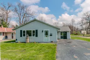 4865 Robinwood Dr, Mentor, OH 44060 - Photo 3