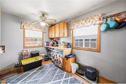 279 E 327th Street, Willowick, OH 44095 - Photo 7
