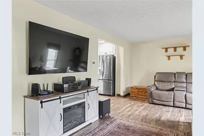 3881 Mahogany Street NW, Uniontown, OH 44685 - Photo 5