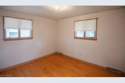 80 S Hazelwood Avenue, Youngstown, OH 44509 - Photo 13