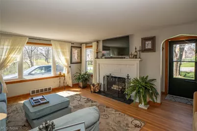 4902 Clardell Avenue SW, Canton, OH 44706 - Photo 5