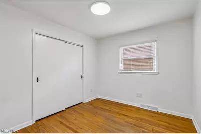 322 E Cassell Avenue, Barberton, OH 44203 - Photo 9