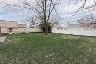 754 Hemlock Dr, Euclid, OH 44132 - Photo 31