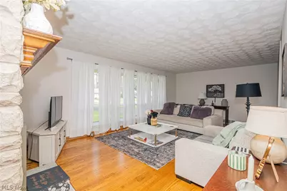 375 Sleepy Hollow Drive, Canfield, OH 44406 - Photo 5