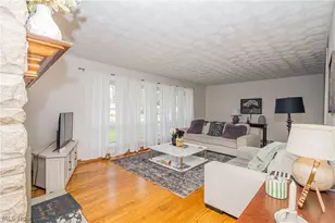 375 Sleepy Hollow Dr, Canfield, OH 44406 - Photo 5