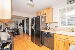 375 Sleepy Hollow Dr, Canfield, OH 44406 - Photo 9