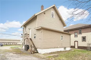 772 Brown St, Akron, OH 44311 - Photo 3