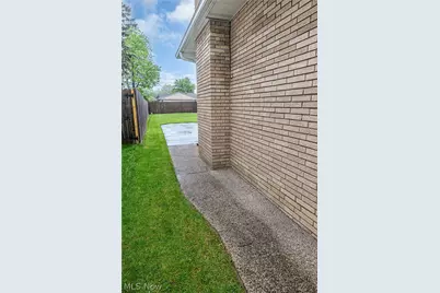 12017 Denver Drive, Parma Heights, OH 44130 - Photo 3