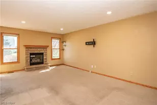 2662 Captens St NE, Canton, OH 44721 - Photo 5