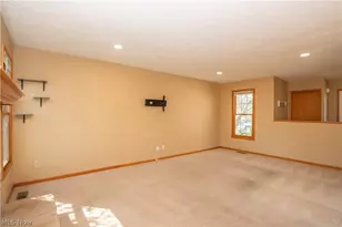 2662 Captens St NE, Canton, OH 44721 - Photo 7