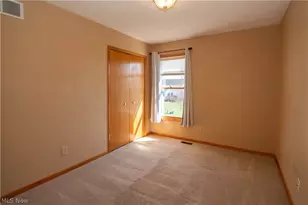 2662 Captens St NE, Canton, OH 44721 - Photo 25