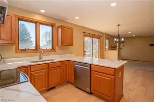 2662 Captens St NE, Canton, OH 44721 - Photo 13