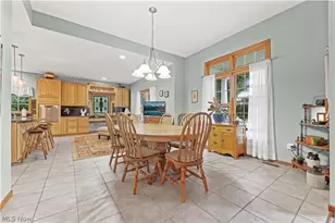 2011 E Swan Lake Cir, Kent, OH 44240 - Photo 11