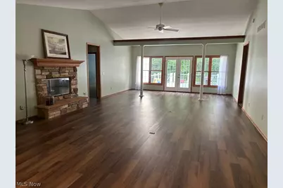 2011 E Swan Lake Circle, Kent, OH 44240 - Photo 9