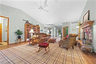 2011 E Swan Lake Cir, Kent, OH 44240 - Photo 21