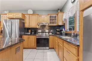 2011 E Swan Lake Cir, Kent, OH 44240 - Photo 19
