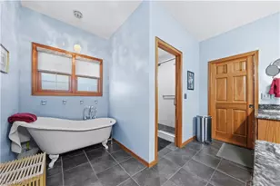 2011 E Swan Lake Cir, Kent, OH 44240 - Photo 25