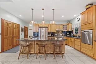 2011 E Swan Lake Cir, Kent, OH 44240 - Photo 13