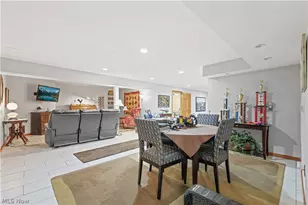 2011 E Swan Lake Cir, Kent, OH 44240 - Photo 41