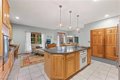 2011 E Swan Lake Circle, Kent, OH 44240 - Photo 15