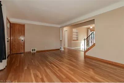 1111 E Miner Road, Mayfield Heights, OH 44124 - Photo 3