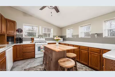 10021 Triadelphia Road NW, Crooksville, OH 43731 - Photo 11