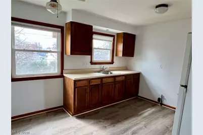 12328 Park Knoll Drive, Garfield Heights, OH 44125 - Photo 7