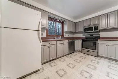 2984 Erich Drive, Willoughby Hills, OH 44092 - Photo 7